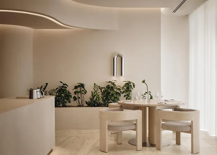 Hotel casinò: Vogue Hotel Montreal Downtown, Curio Collection By Hilton