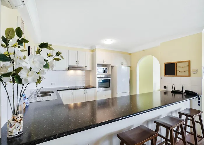 Aegean Apartments Surfers Paradise