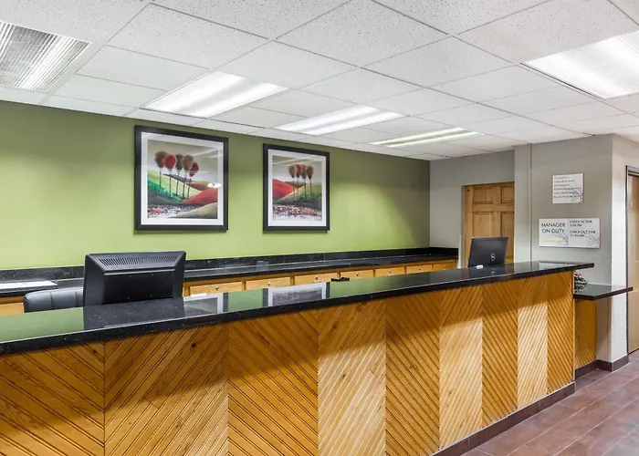 Pet Friendly hotel: Ramada By Wyndham Platte City Kci Airport
