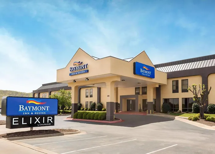 Beach hotel: Baymont By Wyndham Fayetteville