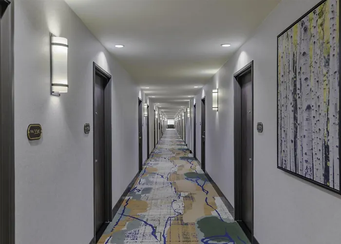 Family Hotel: The Newberry Hotel Bend, Tapestry Collection By Hilton