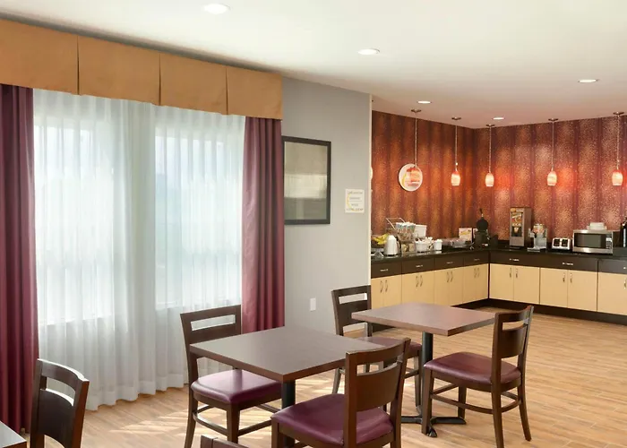 Super 8 By Wyndham Carrizo Springs