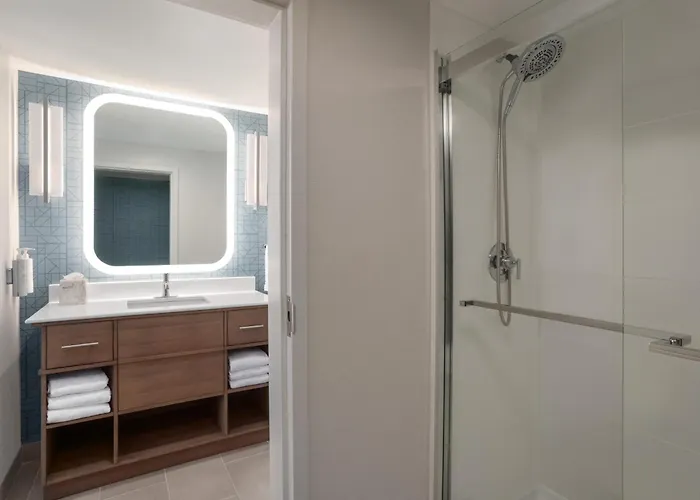 Luxury hotel only: Homewood Suites Fort Myers Airport - Fgcu