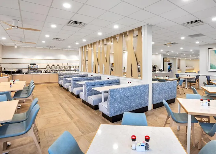 Hotels with tennis Holiday Inn Galveston - On The Beach By Ihg