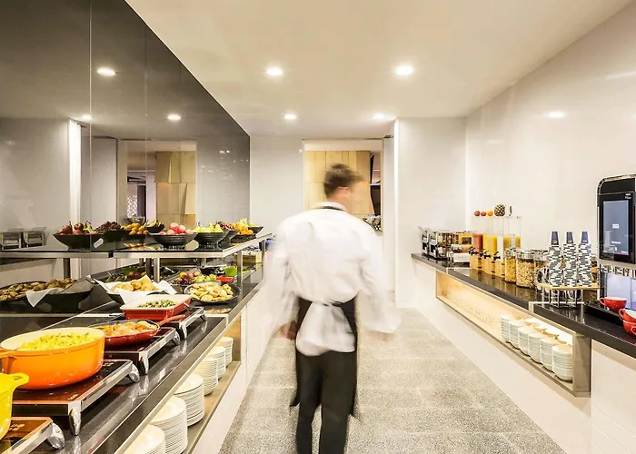 Ibis Adelaide