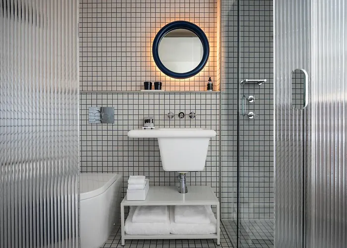 5 star hotel: The Standardx, Melbourne