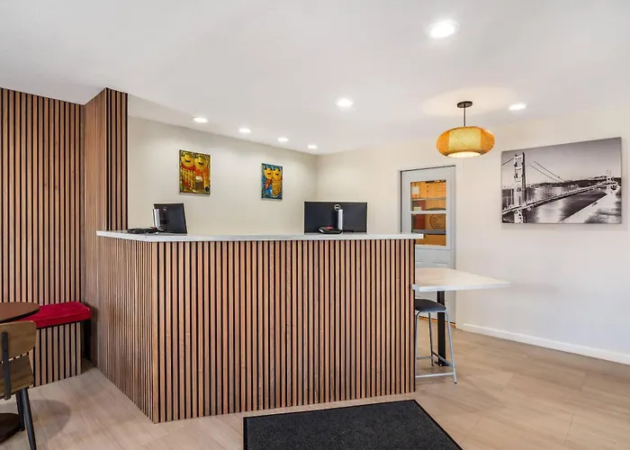 La Luna Inn, An Ascend Collection Hotel