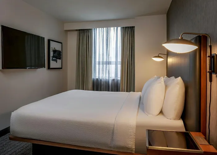 Courtyard By Marriott Boston Downtown