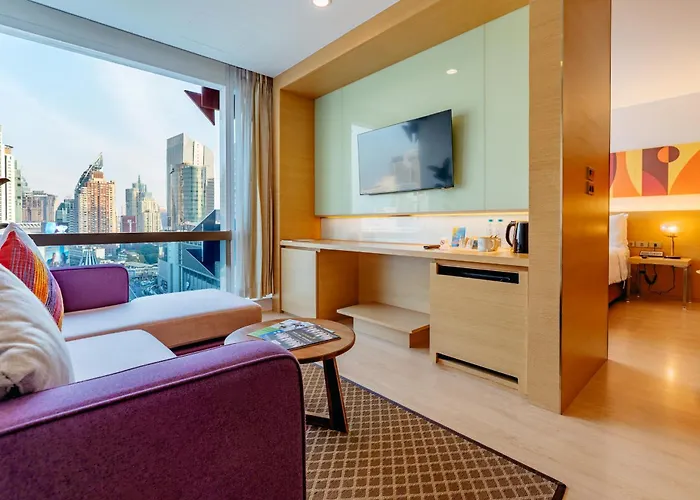 Vela Dhi Glow Pratunam