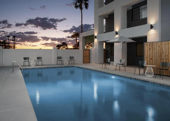 Cheap hotel: Spark By Hilton Tucson Airport