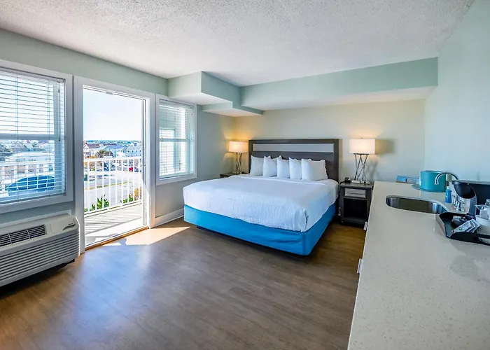 Hotels Close to Airport Commander & Suites