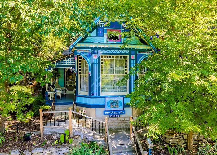 Cliff Cottage Inn, Downtown