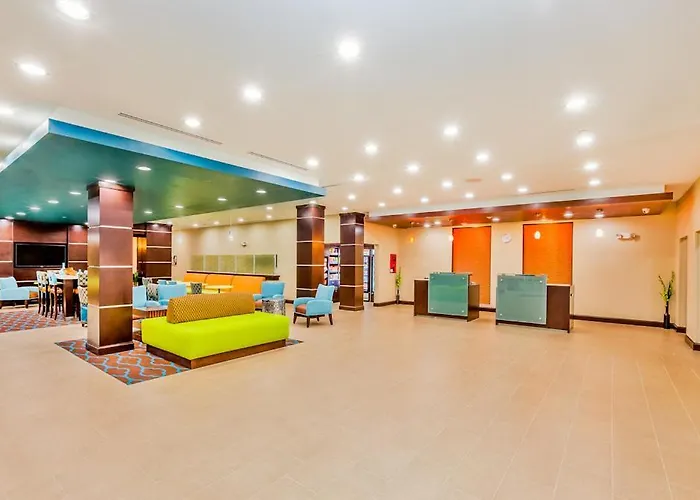 Pet Friendly hotel: La Quinta By Wyndham Cotulla