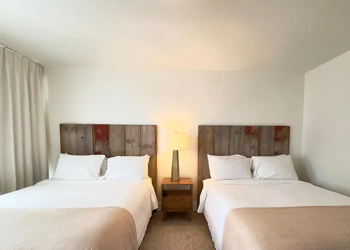 5 star hotel: The Montauk Beach House