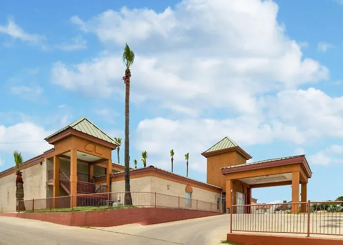 3 star hotel: Econo Lodge Inn & Suites Eagle Pass