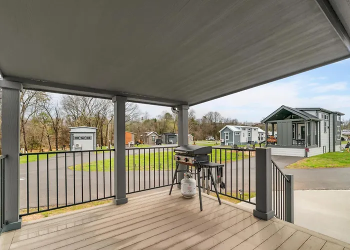 Hotel near College: Pigeon Forge Landing Rv Resort