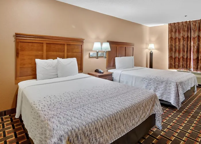 Hometown Inn & Suites