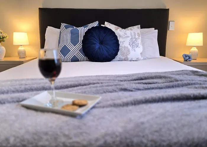 Tower Junction Motor Lodge- Motel With Airport And Railway Station Shuttle Service- Best Location - Close To Westfield Mall, Tower Junction Shopping Centre, Restaurants, Cafes Etc