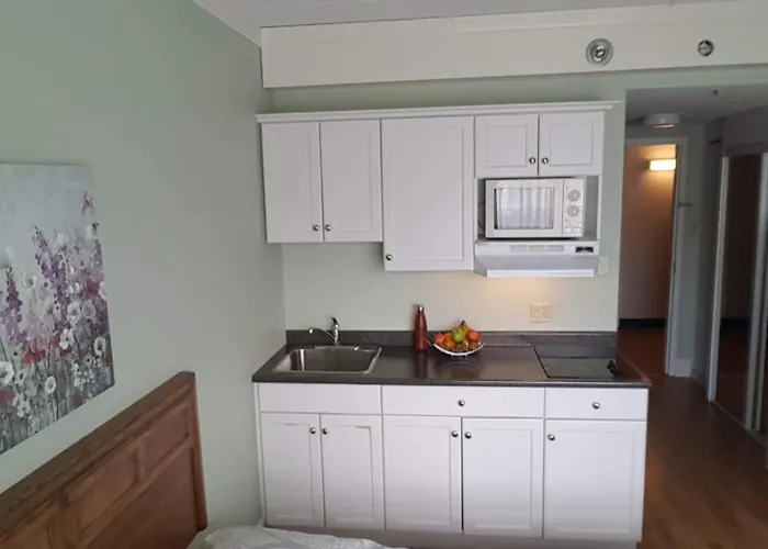 Luxury hotel only: Claymore Inn And Suites