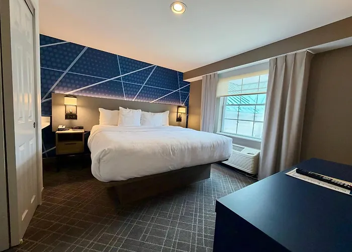 Family Friendly Hotels Comfort Inn & Suites Sturbridge-Brimfield