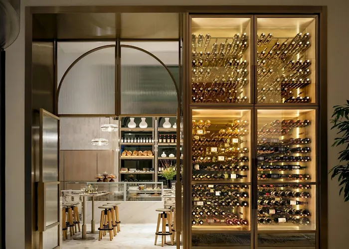 Ritz-Carlton,