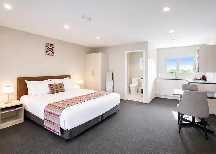 Ellerslie Palms Motel