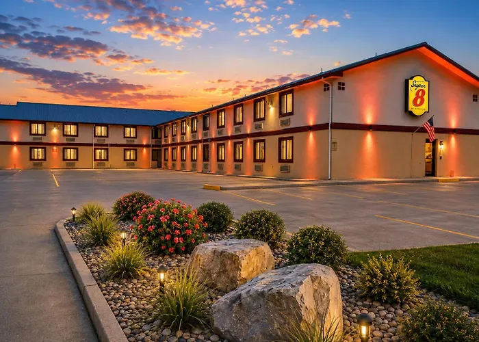 Super 8 By Wyndham Champaign
