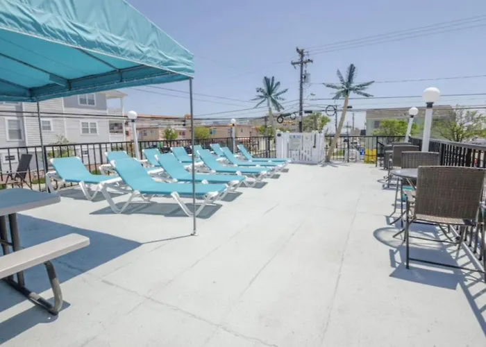 Surfcomber Motel