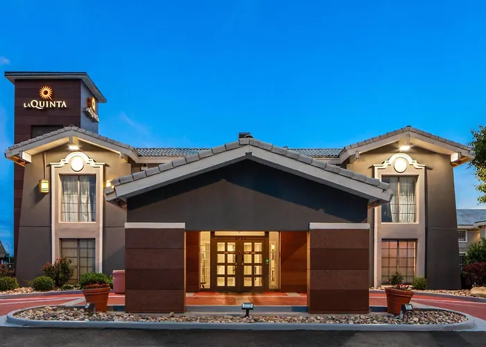 La Quinta Inn By Wyndham West