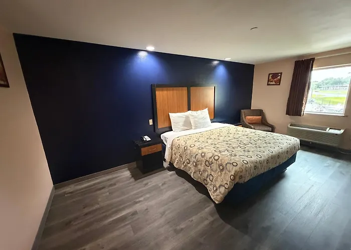 Paradise Inn & Suites