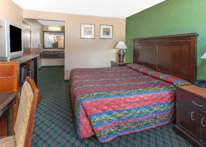 Knights Inn - Forest Hill, Tx