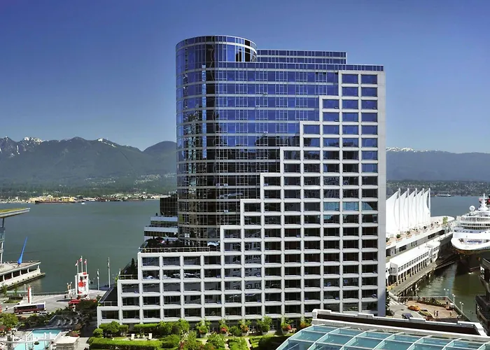  Fairmont Waterfront