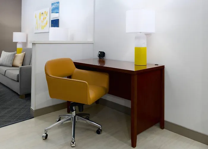 Cheap hotels Comfort Suites Springfield-Eugene
