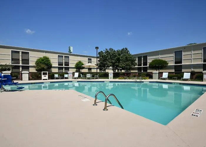 3 star hotels Holiday Inn Lumberton By Ihg