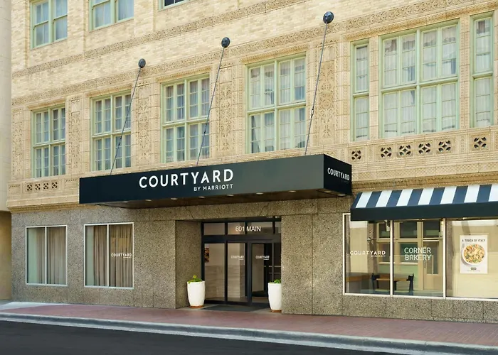 Courtyard Downtown/Blackstone