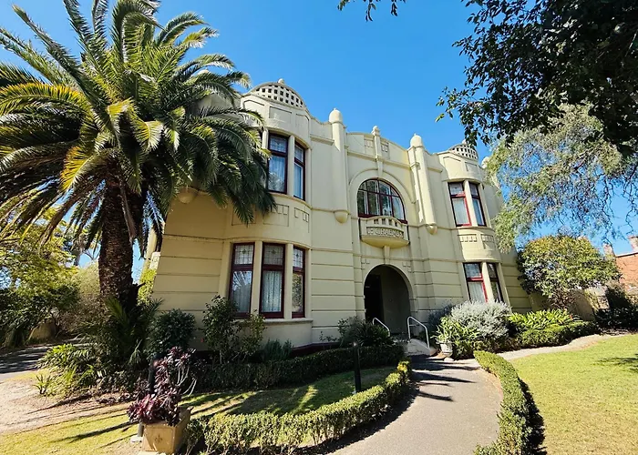 Toorak Manor Hotel Free Parking