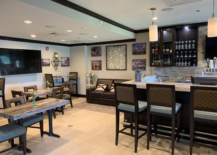 Hotels with tennis Staybridge Suites Tallahassee I-10 East By Ihg