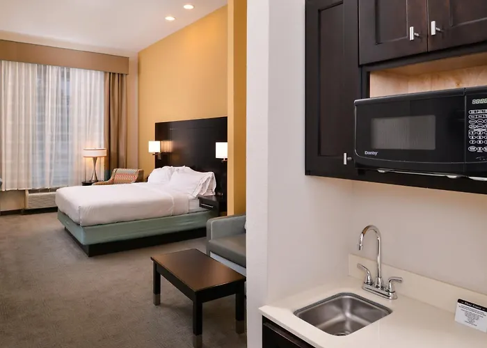 Romantic hotels Holiday Inn Express & Suites Austin South By Ihg