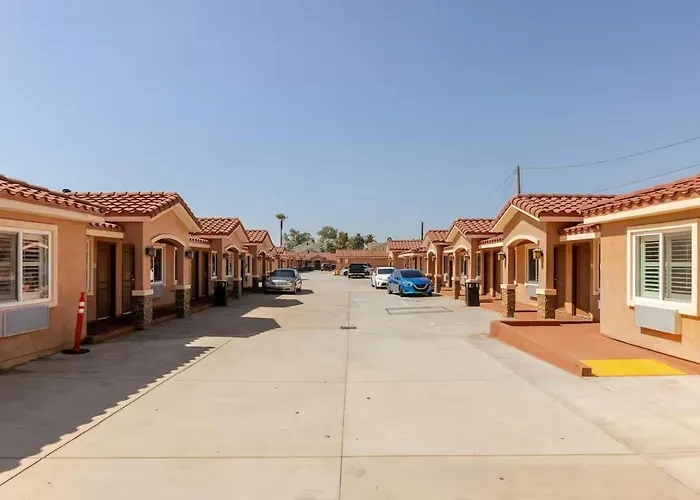 Diamond Bell Inn & Suites