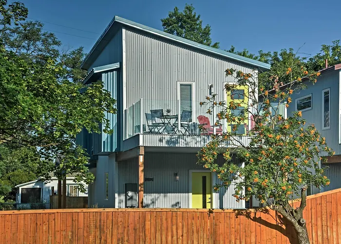 Missoula Getaway With Balcony, 2 Mi To Downtown!