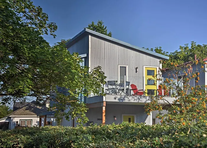 Missoula Getaway With Balcony, 2 Mi To Downtown!