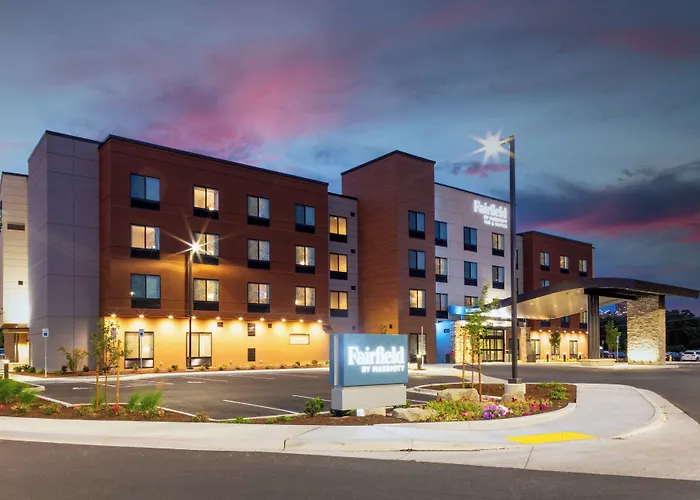 Resorts Guide Fairfield By Marriott Inn & Suites Medford