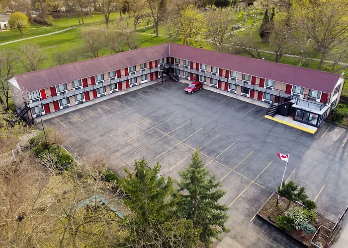 6032 Persepolis Inn