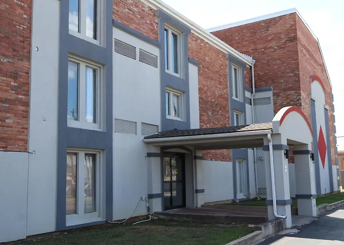 Oyo Townhouse Tulsa Woodland Hills