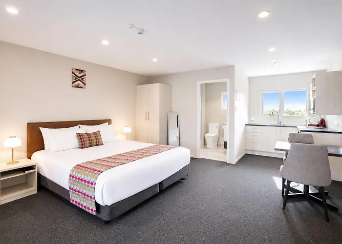 Ellerslie Palms Motel