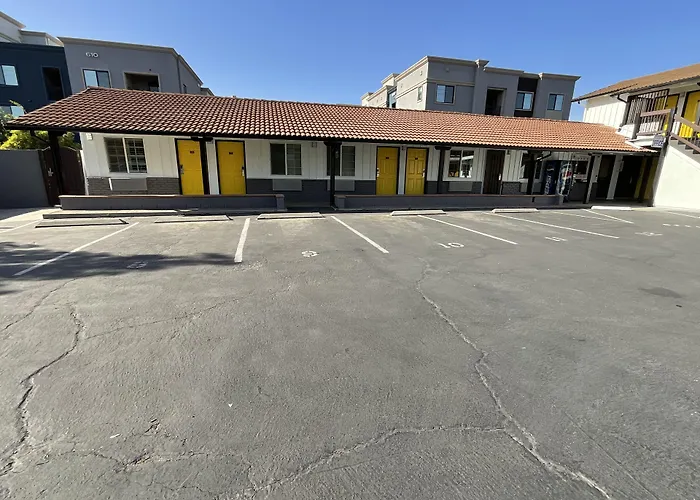 Escondido Inn