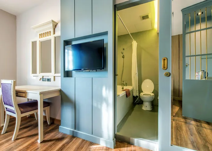Royal Rattanakosin Hotel - Near Grand Palace & Khaosan Road