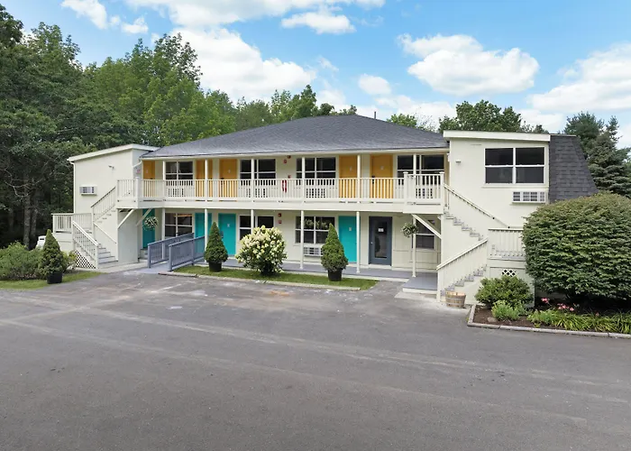 Schooner Bay Motor Inn