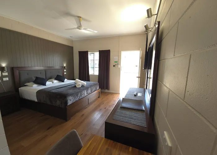 Colonial Rose Motel