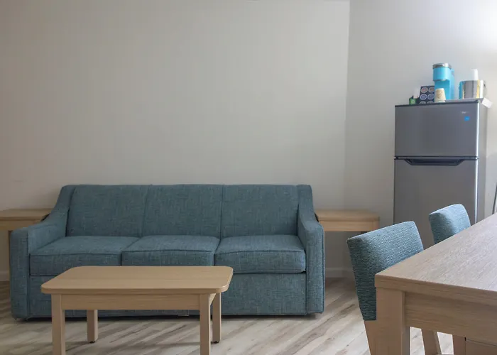 Family Friendly Hotels New 2026-Ocean Sands Beach Boutique -Sauna And Salt-Mineral Pool -Free Beach Bikes And Famous Beach- Fresh Baked Cookies And Popcorn - Bathrobes And Sunscreen In All Rooms-Ultra Sparkling-Free Laundry- 4 Grand Black Beds-Call N